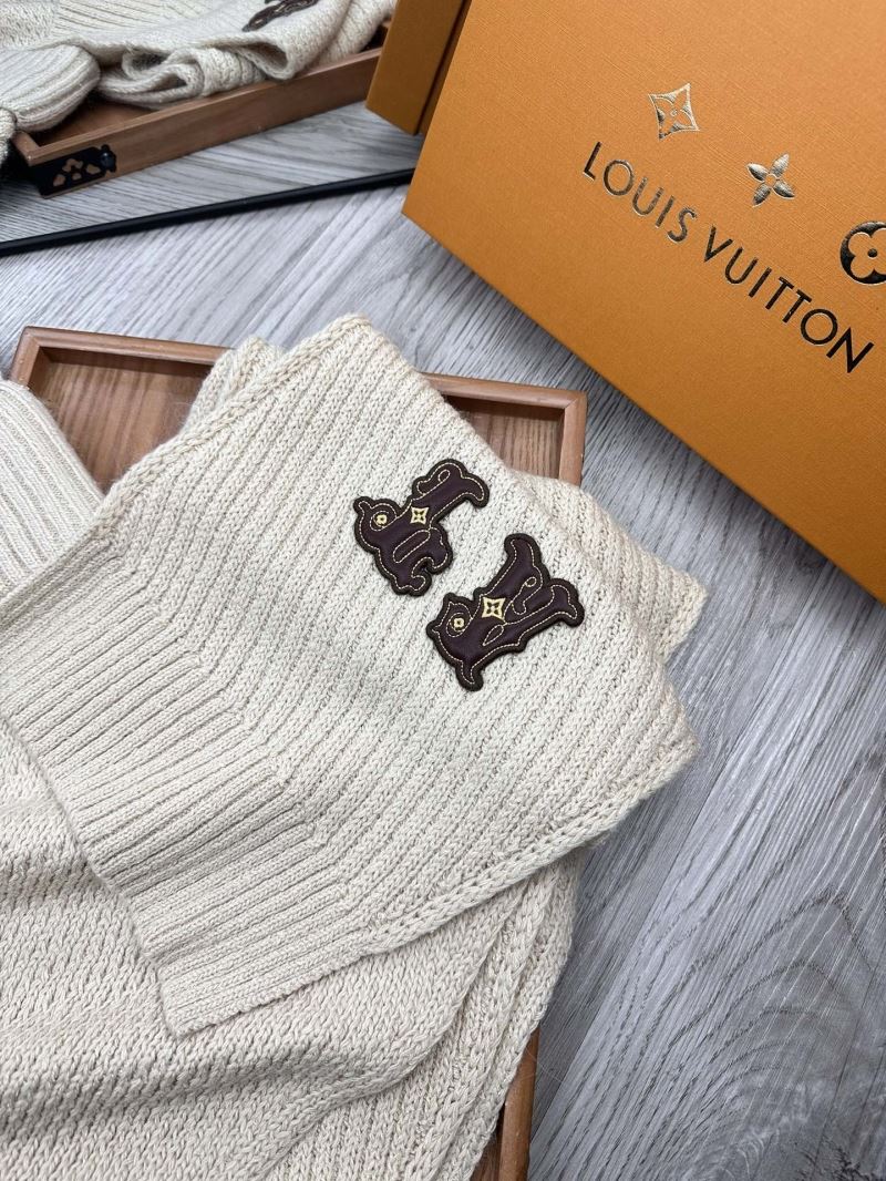 Louis Vuitton Caps Scarfs